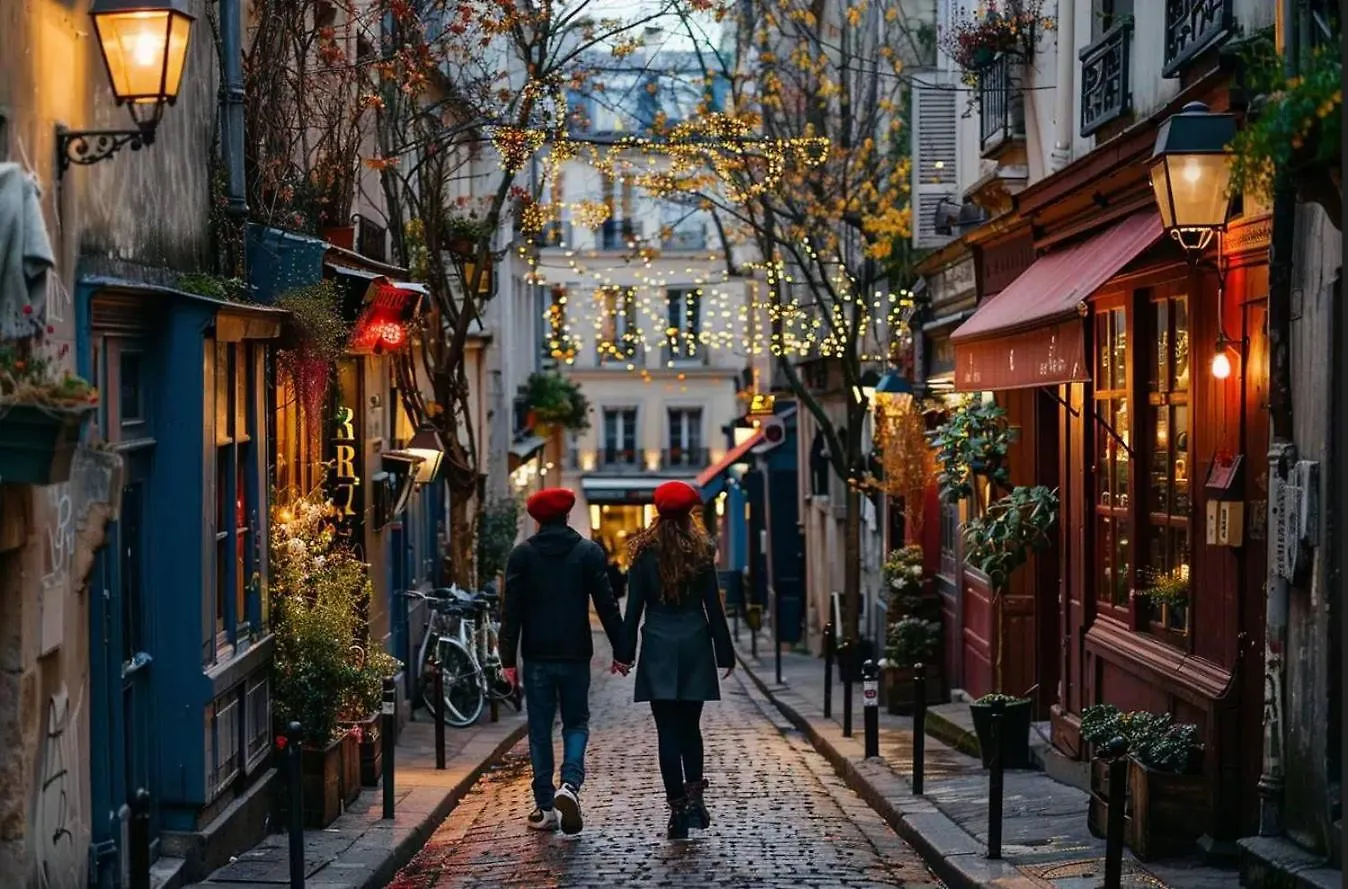 Best Central Chambres Privees - Seine & Louvre In The Connected Heart Of Paris Homestay