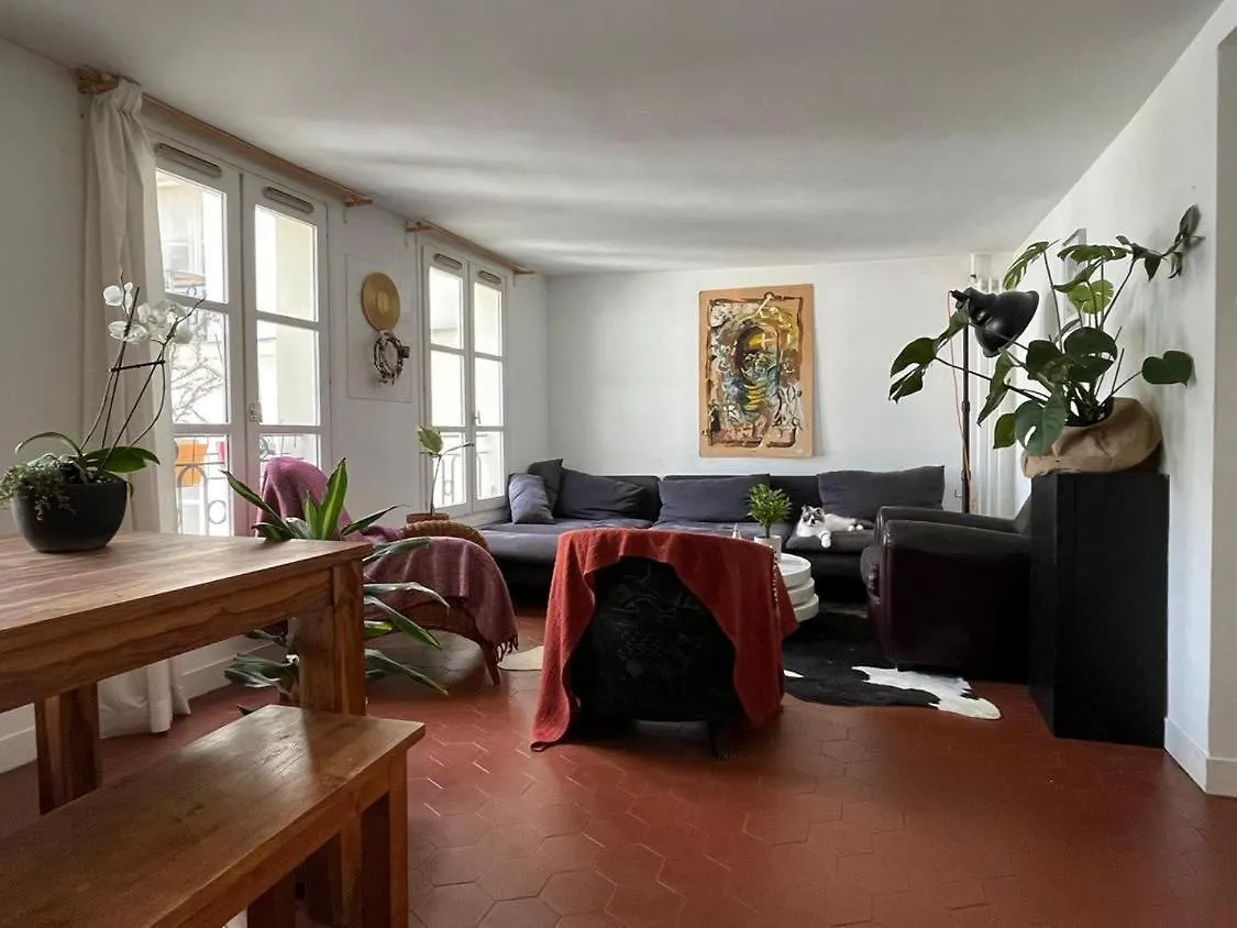 Best Central Chambres Privees - Seine & Louvre In The Connected Heart Of Paris Homestay